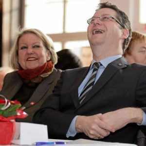 Thorsten Schäfer Gümbel hat gut lachen: Seine Rede kam bei den Hochtaunus-Genossen gut an, das freut auch Petra Fuhrmann. Foto:sto