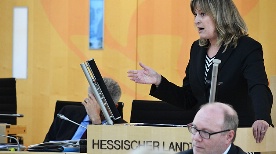Elke Barth bei Ihrer Rede im Hessischen Landtag
